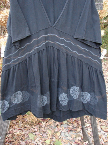 Barclay Deep V Banded Waist Tunic Dress Coral Black Size 2, featuring a V-neckline, banded waist, flaring lower, scallop hemline, and coral sea life pattern. Organic cotton, perfect condition.