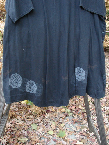 Barclay Deep V Banded Waist Tunic Dress Coral Black Size 2, featuring a beautiful V-shaped neckline, banded waist, and scallop hemline with a coral sea life theme.