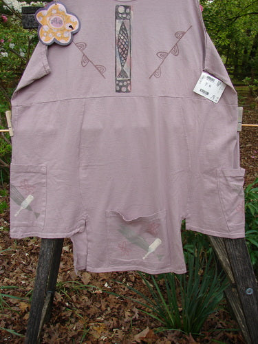 The 1994 NWT Flower Pot Top Single Fish Patio Rose Size 3 features a double leaf theme, unique drop pockets, and a ribbed neckline. It showcases Blue Fish's signature creative, vintage style.