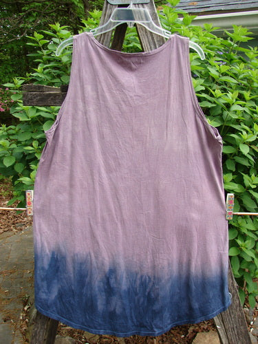 Barclay Round Bottom Tunic Tank Top Blossom Mottled Mauve Navy Size 0, featuring a scoop neckline, a-line shape, and rounded hem, exemplifies Bluefishfinder.com's vintage-inspired, expressive fashion ethos.