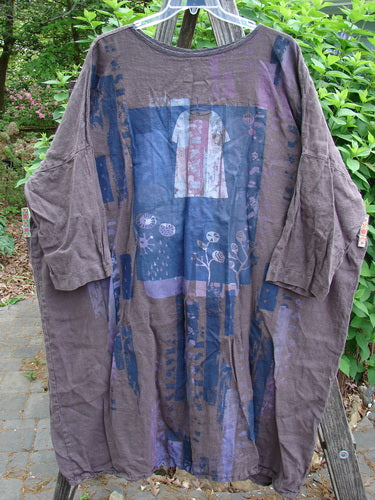 Barclay Linen Oversized Gallery Dress Shop Dress Stick OSFA features a rounded neckline, drop shoulders, and three-quarter dolman sleeves. Its wide, straight shape and pocketless design highlight the BlueFishFinder's vintage aesthetic.