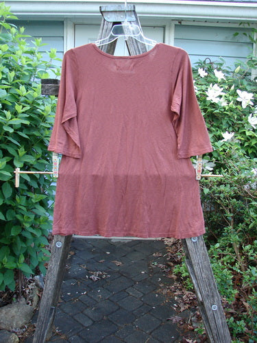 Barclay NWT Slub New Hope Tee Daisy Power Henna Size 1 features three-quarter sleeves, a flared hip, curved seams, and a rounded hem, crafted from lightweight organic cotton slub.