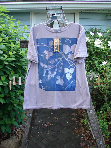 Barclay NWT Short Sleeved Berna Tee Leaf Pod Sea Fog Size 0 features a rounded neckline, drop shoulders, wide sleeves, and a boxy shape with a leaf and pod design, embodying BlueFishFinder's vintage style.