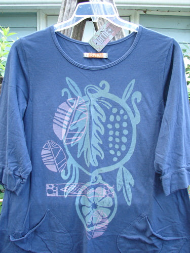 Barclay NWT Banded Artist Pocket Top Mixed Nature Navy Sky Size 1 features a rounded neckline, A-line shape, double exterior diagonal pockets, three-quarter banded sleeves, and curly-edged hemline, showcasing vintage-inspired style.