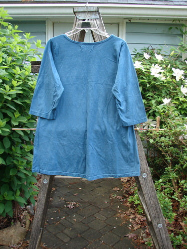 Barclay NWT Modern Slim Tee Top, featuring three-quarter sleeves, a rounded hemline, and pansy-themed contour design in mottled teal, showcasing Bluefishfinder.com's unique vintage-inspired style.