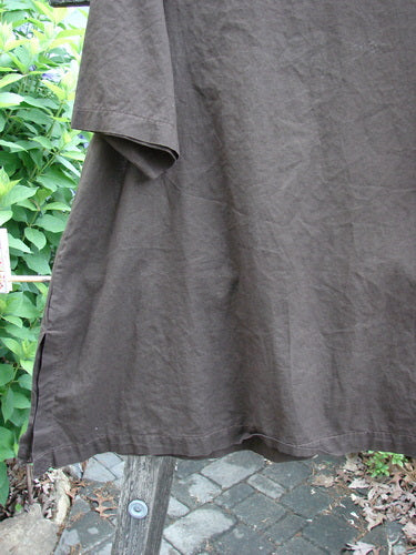 Barclay Short Sleeved Batiste Vented Top Unpainted Rock Size 0, featuring a deep scoop neckline, slight A-line fall, vented sides, and crop length, epitomizing BlueFishFinder's vintage, expressive style.