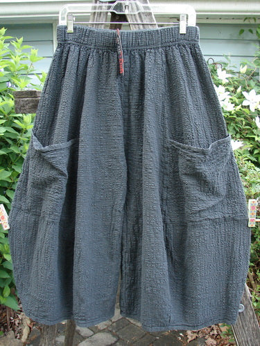 Barclay NWT Pucker Crop Mojo Pant in Ironworks Size 0 features a unique 3D diamond bottom cut, generous front pockets, and a textured medium-weight cotton for a creative, flowing silhouette.
