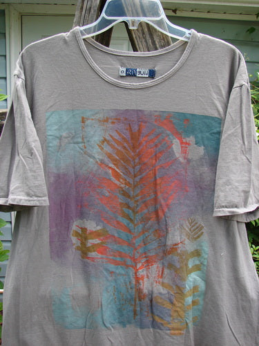 Barclay Fiona Straight Tee Fall Time Fern Stone Size 0 features a rounded neckline, wide short sleeves, and a straight silhouette, crafted from medium-weight organic cotton, reflecting vintage Blue Fish Clothing style.