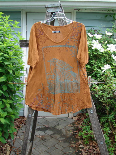 Barclay Slub Curve Bottom Tee Bird Window Ochre Size 0 features a rounded flattened neckline, short sleeves, A-line shape, and varying hemline, embodying vintage Blue Fish Clothing's creative and individual style.