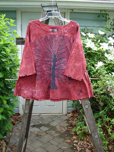 Barclay Three Quarter Sleeved Cafe Emily Dickinson Tree Mottled Sunset Size 0: Organic cotton tee with a unique A-line shape, rounded neckline, curly edges, and Emily Dickinson quote design featuring an autumn tree.
