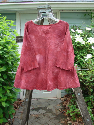 Barclay Three Quarter Sleeved Cafe Emily Dickinson Tree Mottled Sunset Size 0 tee features a rounded neckline, sweet curly edging, and an A-line shape, embodying vintage Blue Fish Clothing's creative spirit.