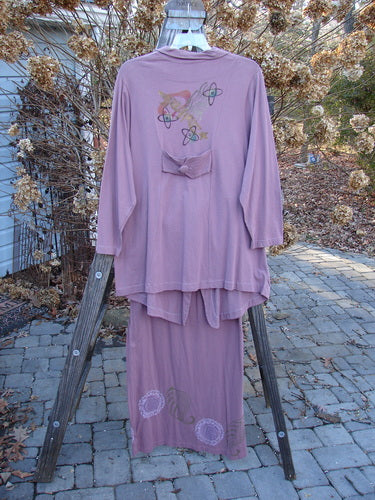 1996 Boulevard Festival Duo Laurel Size 1: Purple clothes on a rack, including a dress on a stand.