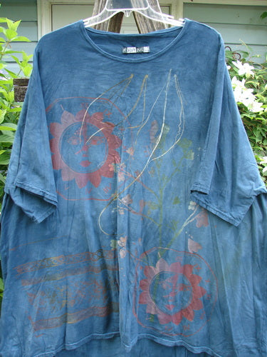 Barclay Art Tunic Sun Fellow Mottled Blue Mineral OSFA: A fall collection tunic with a rounded neckline, drop shoulders, loose three-quarter sleeves, and varying hemline, reflecting Bluefishfinder's vintage artistic style.