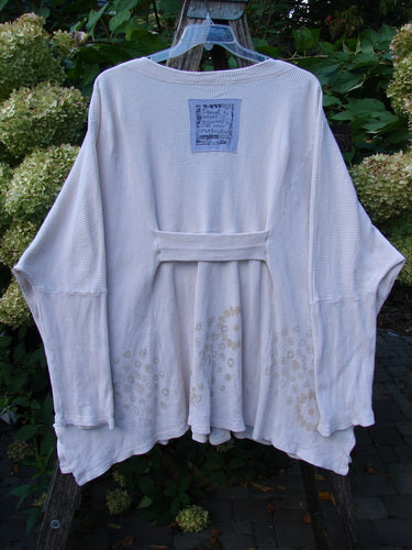 1997 Thermal Voyage Roadside Jacket Windy Floral Shell OSFA features a waffle-knit design with a deep V-neckline, oversized pockets, and a pleated rear tab, embodying BlueFishFinder's vintage creativity.