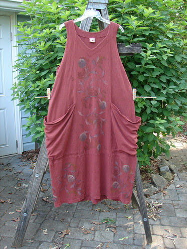 Barclay Cotton Hemp Double Drop Pocket Jumper Curl Vine Cinnabar Size 0 features a square V-neckline, oversized wrap pockets, and sectional panels, embodying Bluefishfinder.com's unique vintage style.