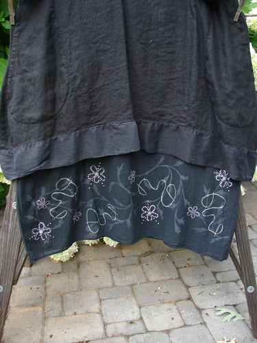 Barclay Linen Crossover Two Tier Dress Floral Black Size 2 featuring a V neckline, double-layered flow, wide cuffs, and floral pattern, perfect for expressing individuality.