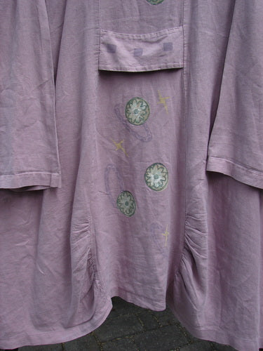 1999 Parlor Jacket Circle Florals Heliotrope Size 2, featuring a V-shaped neckline, nine abalone buttons, gathered front and back, two side pockets, and a unique circle flower theme.