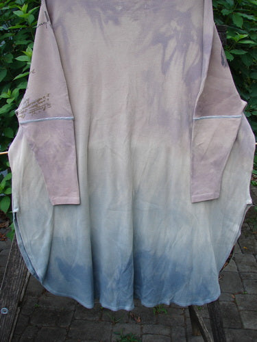 Barclay Thermal Contrast Revival Top Script Pastels OSFA displayed with ribbed sleeves, rounded neckline, and side vents, capturing Bluefishfinder.com's vintage flair and creative individuality for varied sizes.