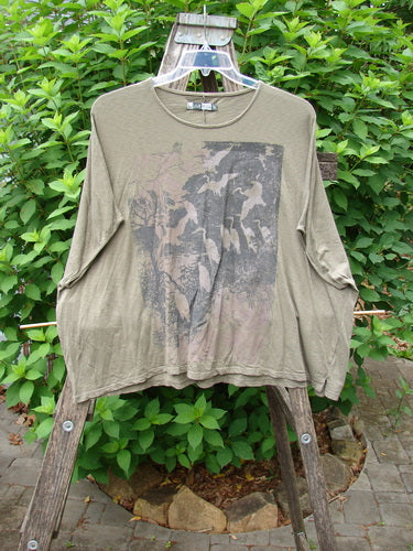 Barclay Cotton Slub Cricket Cap Sleeve Tee Forest Flock Bottlecap OSFA displayed on a swinger, highlighting its seamless shoulder sleeves, lower hip flare, and rounded hemline.