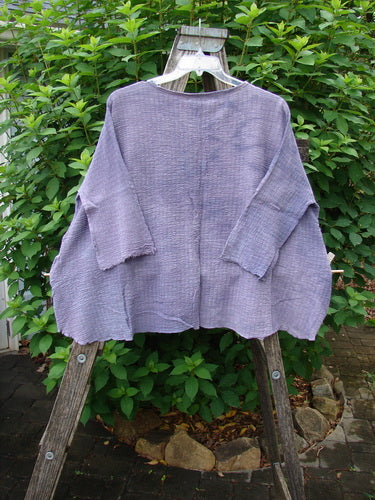 Barclay NWT Crinkle Gauze Crop Top showcases its generous square boxy shape and three-quarter dolman sleeves with frayed edges, highlighting the signature simplicity and creativity of Bluefishfinder.com.