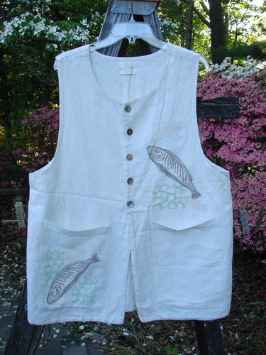 1999 Textured Linen 2 Pocket Vest Fish Natural Size 0, featuring painted fish on two oversized pockets, 5 pearl buttons, slight A-line shape, and deeper arm openings.