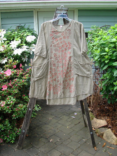 Barclay Batiste Bliss Dress Fallen Petal Stonetail Size 0 features a softly rounded neckline, short sleeves, two flop pockets, and a unique falling petal theme, embodying Bluefishfinder.com's vintage essence.