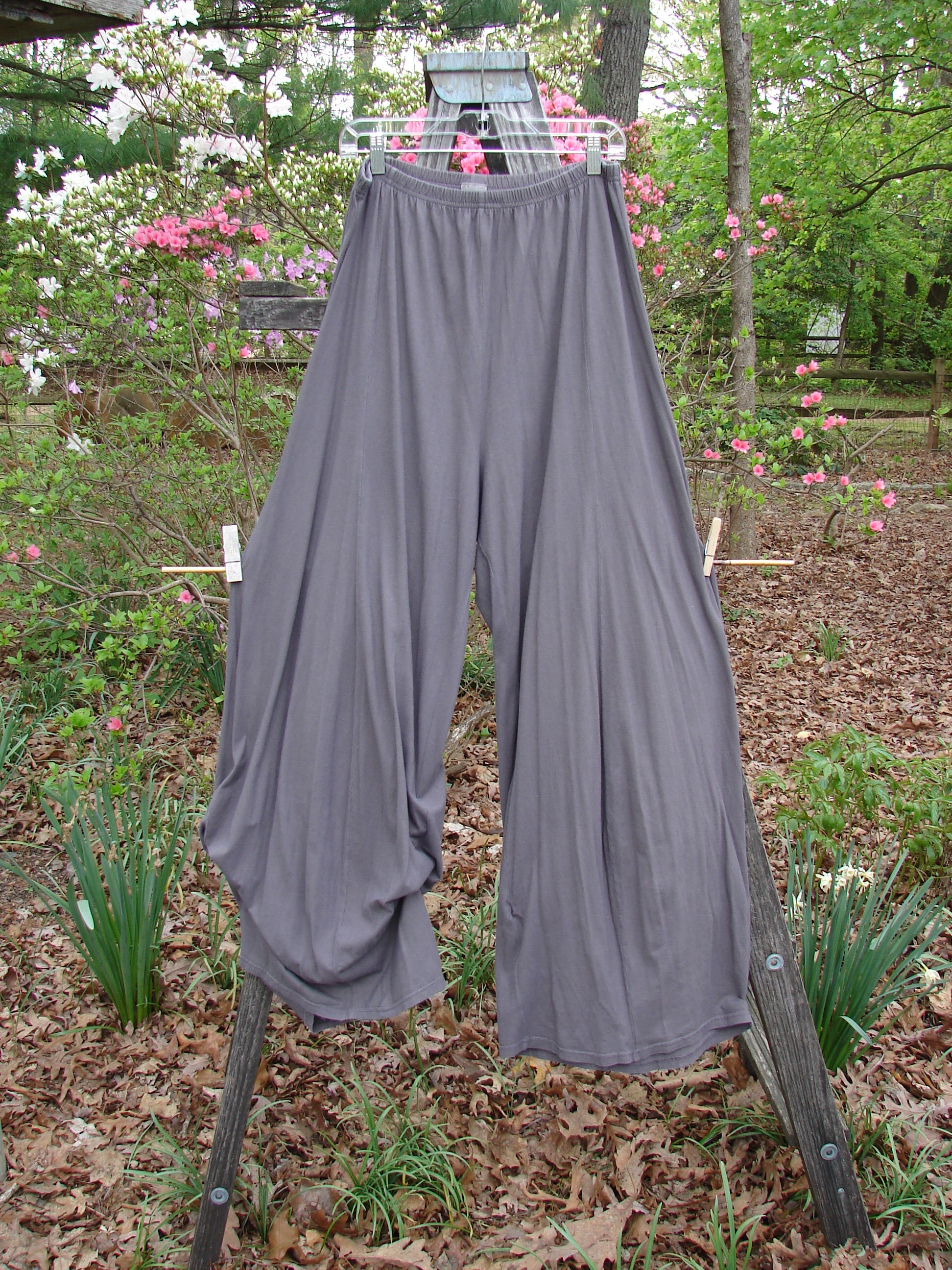 Barclay Lightweight Tie Bottom 4 Square Pant Unpainted Grey Granite Size 0 displayed on a clothes rack, featuring a full elastic waistline and interior tie-up draw cords, highlighting its billowing lower fall.