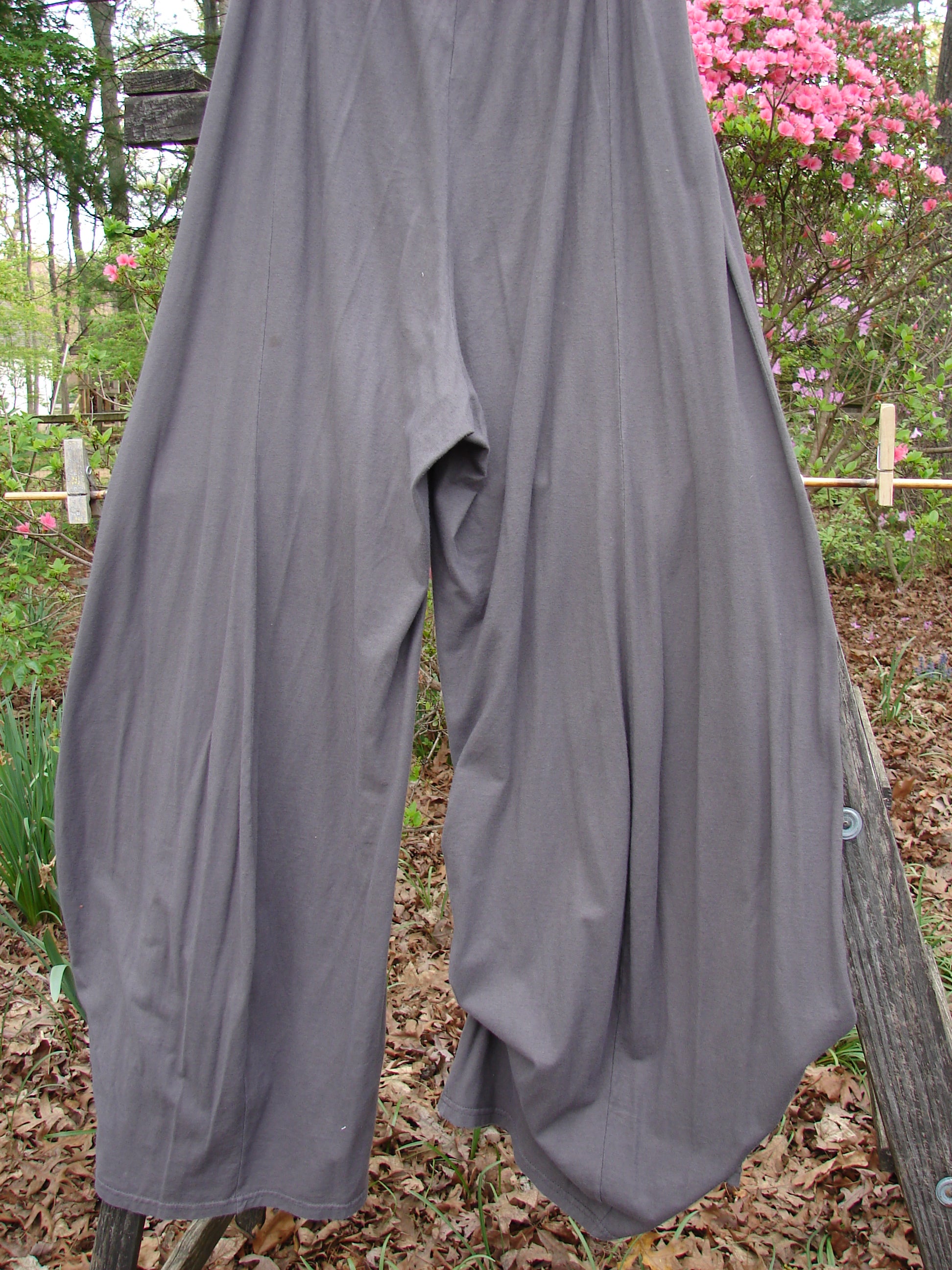 Barclay Lightweight Tie Bottom 4 Square Pant Unpainted Grey Granite Size 0 displayed outdoors, showcasing its full elastic waistline and billowing lower fall, complementing the BlueFishFinder's vintage aesthetic.