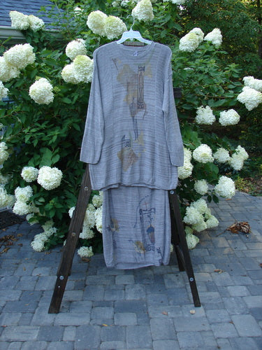 1995 Cotton Rayon Linear Column Sweater Duo Pike Dusk Mélange OSFA Size 1 displayed on a wooden ladder, showcasing detailed stitchery and unique floral design elements.
