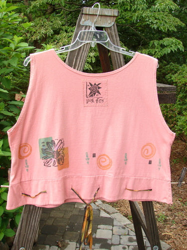 1992 Camisette Top Fish Pink Clover OSFA: Pink shirt on a swinger with a weighted swingy hemline and a vintage fish theme.
