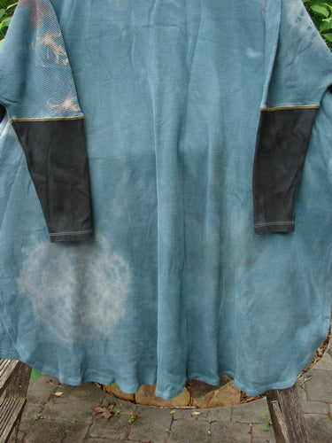 Barclay Thermal Contrast Revival Top Field Lightening Mottled Green Teal OSFA features black ribbed sleeves, a rounded neckline, and an A-line shape, exemplifying BlueFishFinder's vintage-inspired, creative apparel.