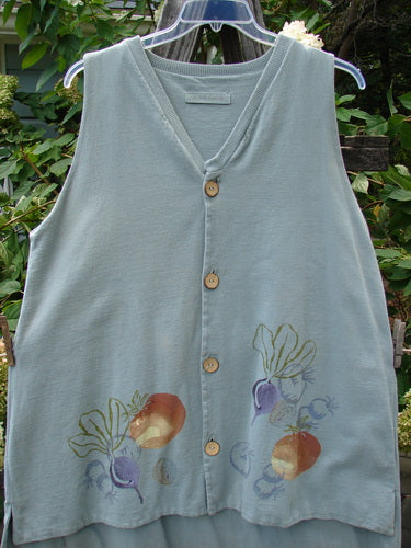 1998 Heavy Basil Vest Bountiful Harvest Birdsong OSFA: A light blue, double-layered cotton vest featuring a vibrant vegetable pattern, ribbed V-neck, shirttail hemline, and original shell-like buttons from BlueFishFinder's Holiday Winter Resort Collection.