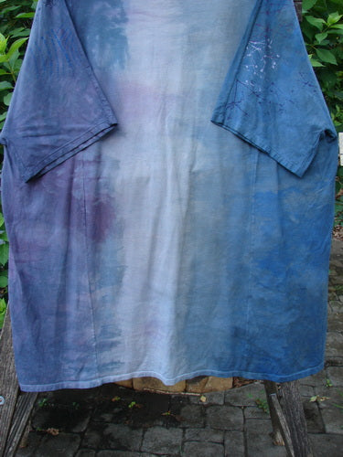 Barclay NWT Art Tee Celestial Mottled Purple Blues OSFA features a mottled pattern with drop shoulders, loose three-quarter sleeves, and a varying hemline, embodying Bluefishfinder.com's unique vintage aesthetic.