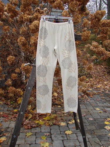 Barclay Cotton Lycra Relaxed Legging with Giant Mum design on rack. Size 2 ai.