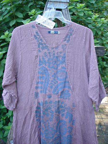 Barclay NWT Linen Venetian Dress Fern Field Tulsi Rose Size 0, featuring an oval neckline, pinched three-quarter sleeves, and a varying hemline with front and back curvy panels, showcased on Bluefishfinder.com.