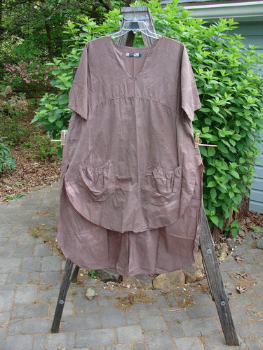 Barclay Percale Key Pocket Hi Low Dress Mottled Mocha Size 0 features a key neckline, dual elastic-topped pockets, wide sleeves, and a unique high-low hem with side vent detailing.
