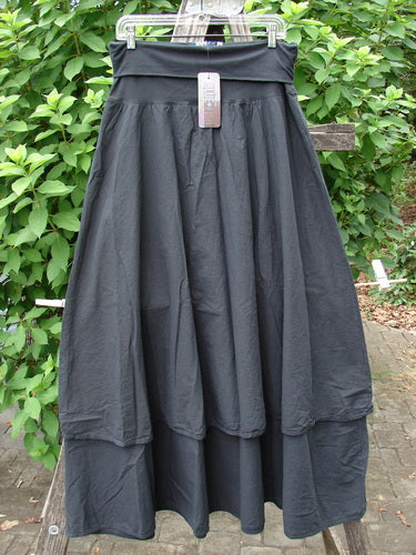 Barclay NWT Batiste Fold Over Stardust Two Tier Skirt Unpainted Black Raven Size 0 is elegantly displayed, showcasing its intricate fashion design with a tag attached, reflecting Bluefishfinder.com's vintage charm.