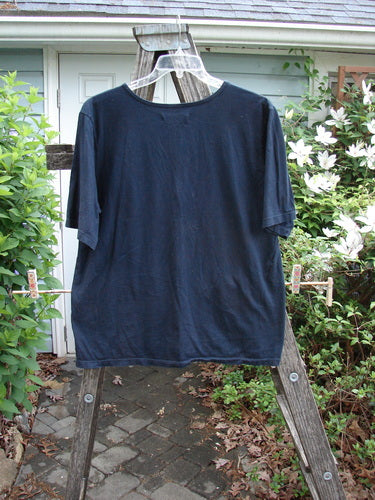 Barclay Short Sleeved Tee Single Floral Black Size 1: A vintage-inspired, short-sleeved tee featuring a unique single floral design, embodying Bluefishfinder.com's ethos of individuality and creative expression in fashion.