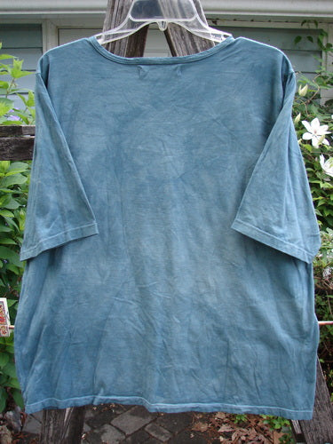 Barclay Fiona Straight Tee Curl Fern Mottled Green Leaf Size 0, showcasing a rounded neckline, wide sleeves, and a generous straight fit, embodies Bluefishfinder.com's vintage-inspired, creative fashion ethos.