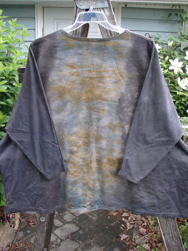 Barclay Cotton Lycra Writer's Pocket Pullover Sweatshirt in Mottled Sunset features a seamless front, rounded neckline, stretchy sleeves, wide square flair, and dual drop pockets, embodying Bluefishfinder.com's vintage charm.