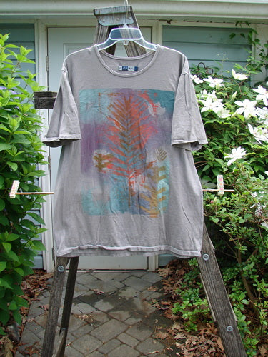 Barclay Fiona Straight Tee Fall Time Fern Stone Size 0 features a rounded neckline, wide sleeves, and a generous straight shape, crafted in medium-weight organic cotton, embodying Bluefishfinder.com's vintage clothing essence.