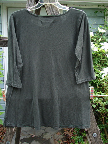 Barclay Slub New Hope Curve Seam Tee Unpainted Deepest Forest Size 0, featuring three-quarter sleeves, a slight hip flare, rounded hemline, and dual curved seams, crafted from lightweight organic cotton slub.