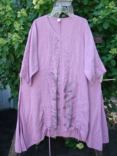 Barclay Linen High Vent Venetian Dress Center Leaf Peony Rose Size 1 features a knee-length tunic with a V-neck, elbow sleeves, lace detailing, and drawstrings, exemplifying Bluefishfinder.com's vintage elegance.