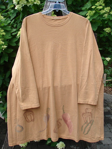 1998 Vegetable Tunic Top Bountiful Garden Ochre Size 2 features a loose fit with stenciled vegetable motifs on the hem, showcasing an A-line shape and scooped neckline, embodying BlueFishFinder's vintage creativity.