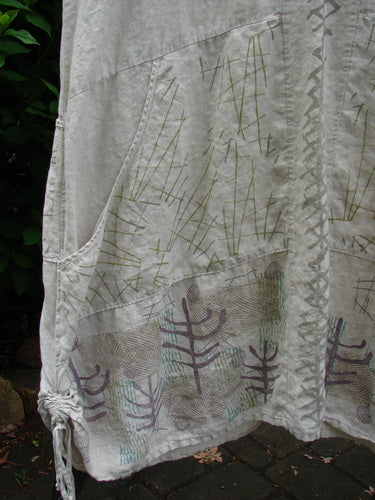 Barclay Linen Farmer Jen Dress Moon Path Flaxen Size 2 features a sectional bodice, wrap-around pockets, paneled hem, drawcord sides, scooped neckline, and three-quarter sleeves with lettuce edging.