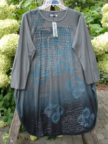 Barclay NWT Natalia Tunic Rain Pod Twilight Grey Size 0 features a muted gray-green abstract dotted and floral pattern, long sleeves with lettuce edges, rounded hem, side vents, and retail tag on display.
