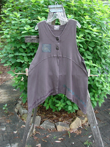 2000 Interlock Edinburg Vest Celtic Peat Size 1 features a dramatic pointed side hem, upward scooped hems, and colorful Celtic-themed exterior stitchery, embodying vintage Blue Fish's artistic expression and quality craftsmanship.