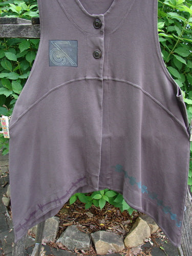 2000 Interlock Edinburg Vest Celtic Peat Size 1 features a pointed side hem, scooped empire waist, and colorful Celtic paint, reflecting BlueFishFinder's vintage style and creative expression.