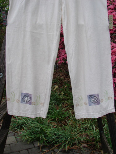 1996 Simple Pant Sea Life Birch Bark Size 1: White pants with sea life designs, cropped inseam, elastic waist, side pockets, made from organic cotton. Perfect condition, part of the Summer Collection.