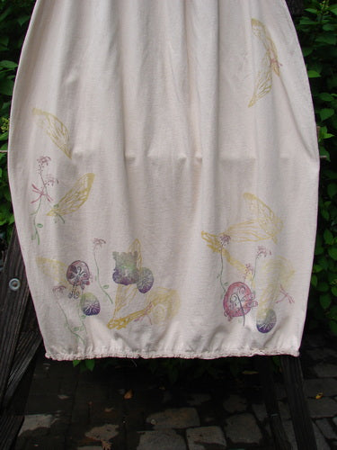 A white lace trim skirt with a garden folly theme paint and a sweet laced hem circumference. Size 2, from the Barclay Little collection.
